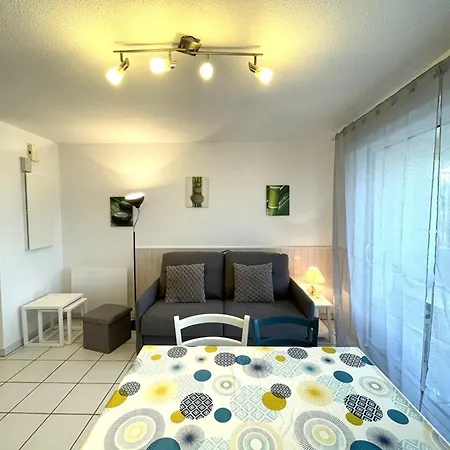 Confortable Avec Balcon Et Parking A Vieux-boucau - Fr-1-379-175 Вьё-Боко-ле-Бен