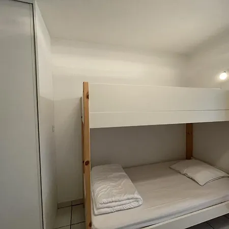 Confortable Avec Balcon Et Parking A Vieux-boucau - Fr-1-379-175 *